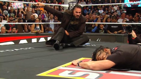 seth-rollins-roman-reigns-wwe-raw-1.png
