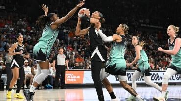 2025-08-14t023415z-1897433464-mt1usatoday26844371-rtrmadp-3-wnba-new-york-liberty-at-las-vegas-aces-jpg.jpg