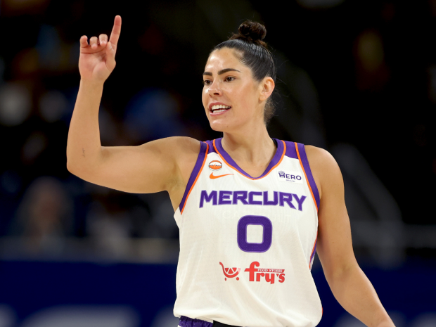 Kelsey Plum makes history in Mercury debut one day after blockbuster trade, keeps Phoenix in playoff hunt