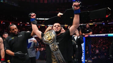 islam-makhachev-belt-celebrate.jpg