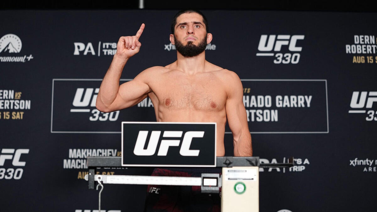 https://sportshub.cbsistatic.com/i/r/2026/08/14/0d4c3219-1aae-4429-9a98-05441e5ca28a/thumbnail/1200x675/d41c4037aeef2ff9b77159551cf680e7/islam-makhachev-weighin-330.jpg