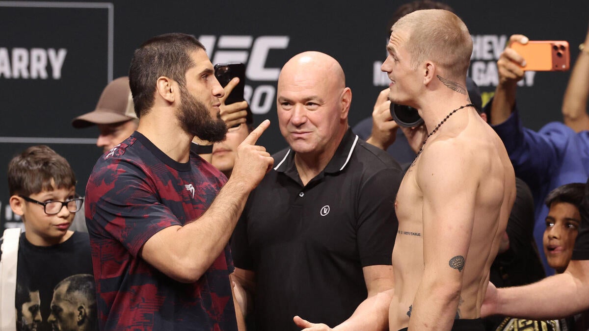 https://sportshub.cbsistatic.com/i/r/2026/08/15/8c4aa4db-a2a3-47b6-a7dc-9015a2f03399/thumbnail/1200x675/d1db9ccd05f386a5443cd8869686c7e5/islam-makhachev-ian-garry.jpg
