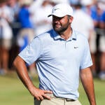 scottie-scheffler-pose-fedex.jpg