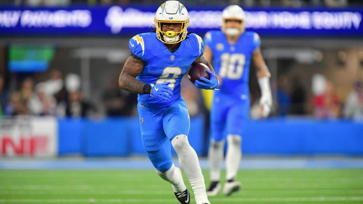 https://sportshub.cbsistatic.com/i/r/2026/08/21/2a7dbea0-ff98-40fc-9312-cfc4e586e706/thumbnail/1200x675/65755a437f8a6ff61abab26290e52c6f/omarion-hampton-los-angeles-chargers-imagn-images.jpg