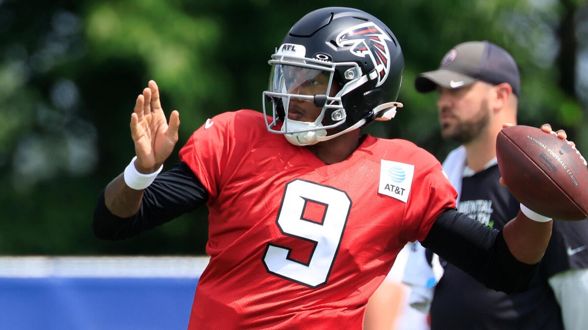 Michael Penix Jr. Turns Heads in Falcons Quarterback Competition