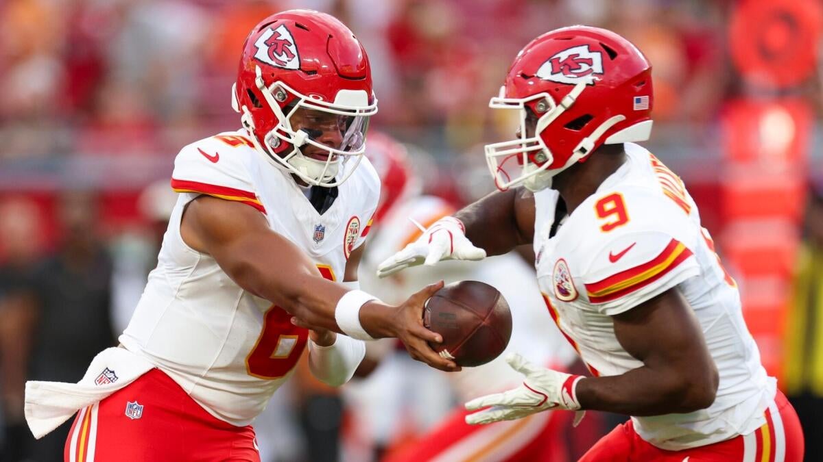 https://sportshub.cbsistatic.com/i/r/2026/08/26/30e70fe9-7b52-42fc-9d5b-f6d29eb16a5f/thumbnail/1200x675/eaa8343d6662c1418aaadf072108d43a/kenneth-walker-iii-kansas-city-chiefs-imagn-images.jpg