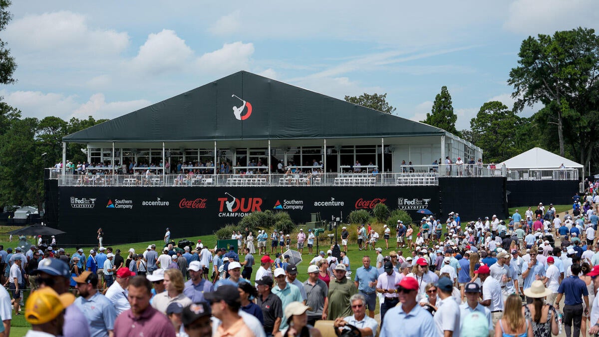 https://sportshub.cbsistatic.com/i/r/2026/08/28/e0e9e453-a549-4224-bba1-b42963f84abe/thumbnail/1200x675/302a5ccc5e90927195a414e499b1d295/tour-championship-crowd-2026-g.jpg
