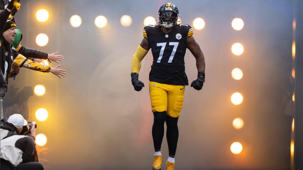 Photo: Cbssports Broderick Jones Traded to Cowboys by Steelers in Draft Pick Swap
