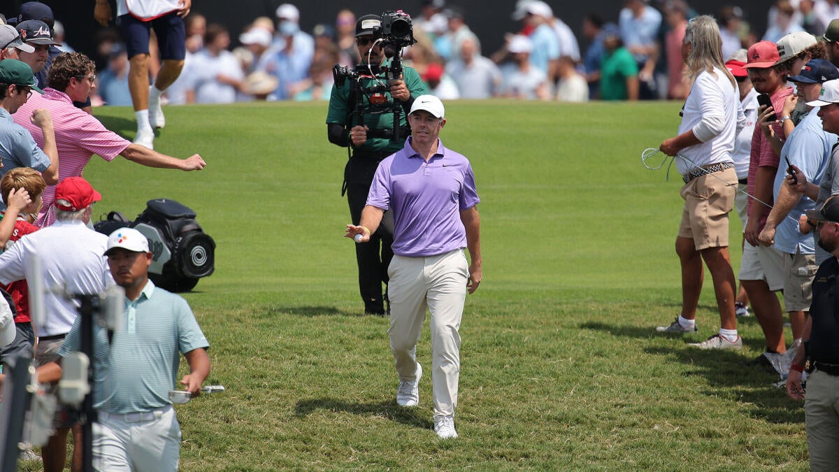 https://sportshub.cbsistatic.com/i/r/2026/08/30/4cc7497c-90a5-40ab-86ec-20581051862a/thumbnail/1200x675/de9a022f92fd83e8ee782cccd0cd5d0b/rory-mcilroy-tee-walk-g.jpg