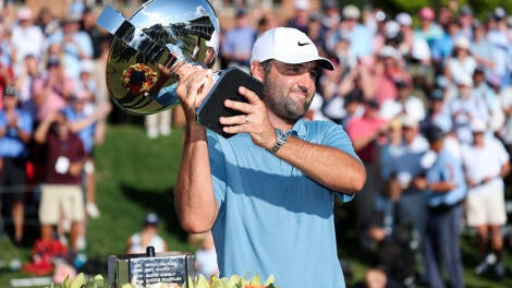 scottie-scheffler-trophy-lift-tour-g.jpg