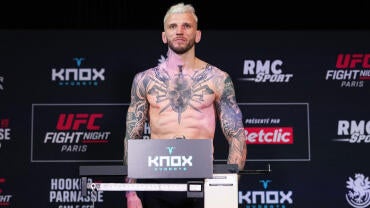 dan-hooker-ufc-paris-weighins.jpg