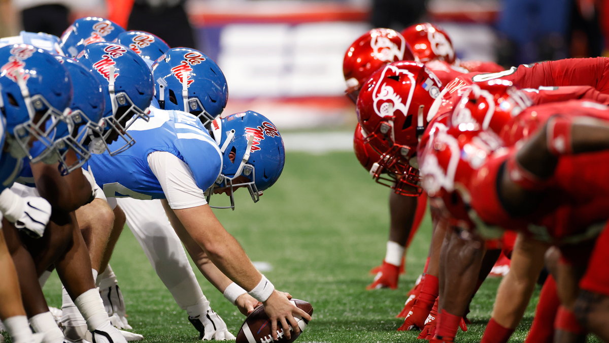 https://sportshub.cbsistatic.com/i/r/2026/09/05/bc775f41-0cb3-49d3-aa52-2746c0030c5c/thumbnail/1200x675/2320acdd1a42626cef30de66ed6322df/ole-miss-louisville.png