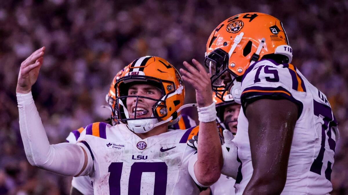 LSU defeats Clemson 51-10 in Lane Kiffin's debut