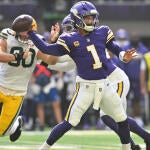 NFL: Green Bay Packers at Minnesota Vikings