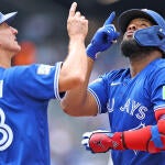 getty-mike-budzinski-vladimir-guerrero-blue-jays.jpg
