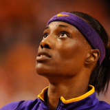 sylvia-fowles-statue-lsu.png