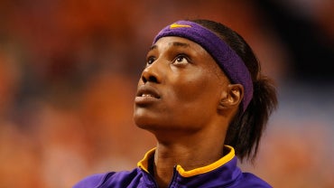 sylvia-fowles-statue-lsu.png