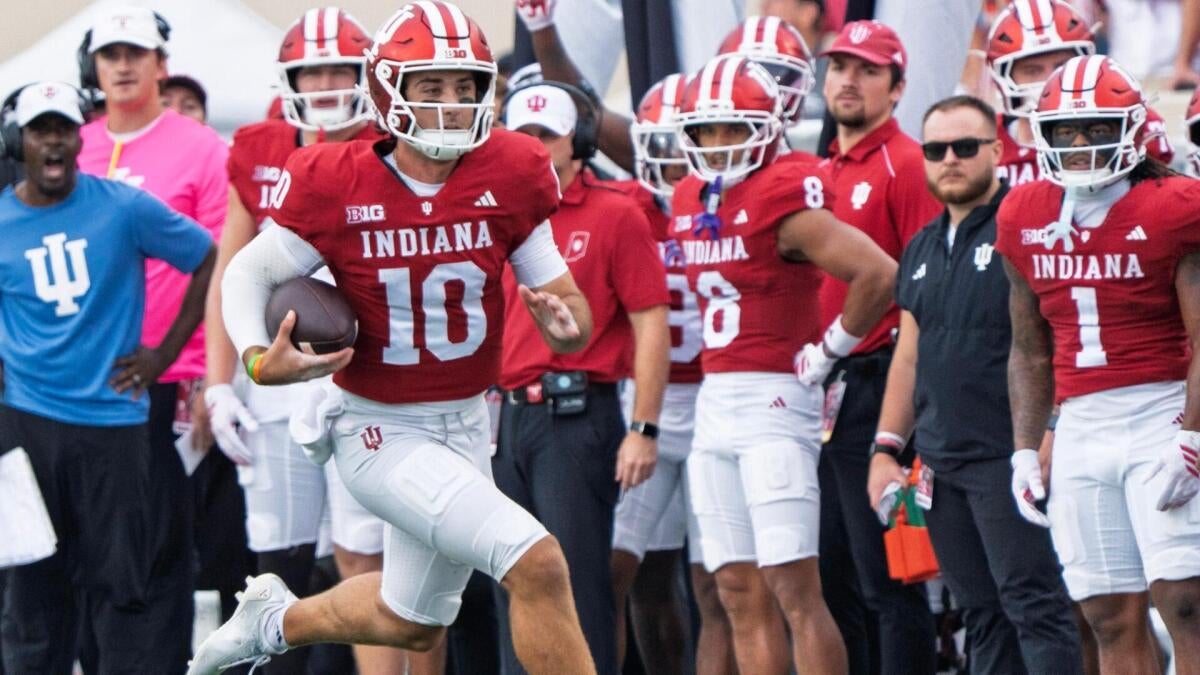https://sportshub.cbsistatic.com/i/r/2026/09/18/e5e05df4-c1c8-49cf-ae91-39c7eefb6efc/thumbnail/1200x675/3c0e8dd4bf63e2a90e3fbe24f509b44c/josh-hooever-indiana-hoosiers-imagn-images.jpg