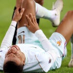 mbappe-knee-france-g.jpg