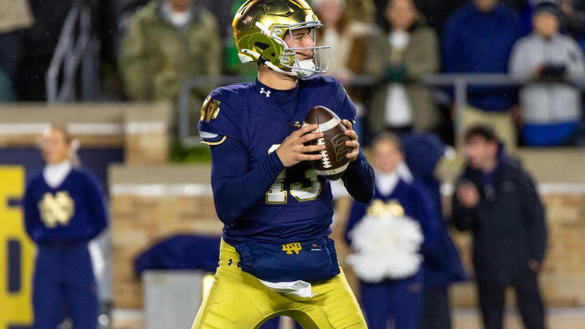 Notre Dame Hosts Stanford in Renewed Rivalry for Legends Trophy