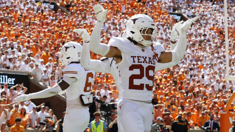 texas-players-usatsi.jpg