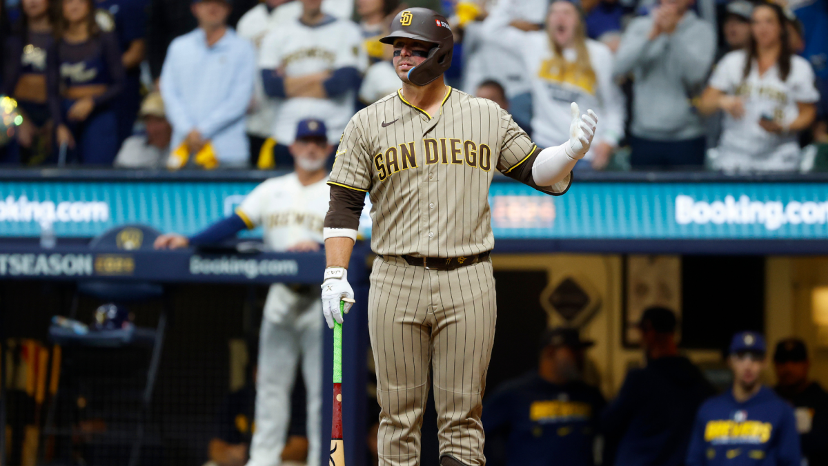 Were Padres robbed of go-ahead homer vs. Brewers? Why Ty France's ninth-inning fly ball was ruled an out