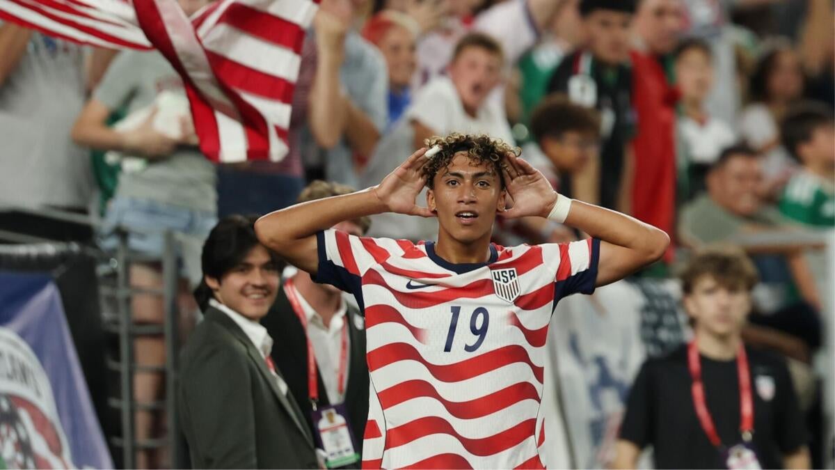 USMNT vs Mexico match action