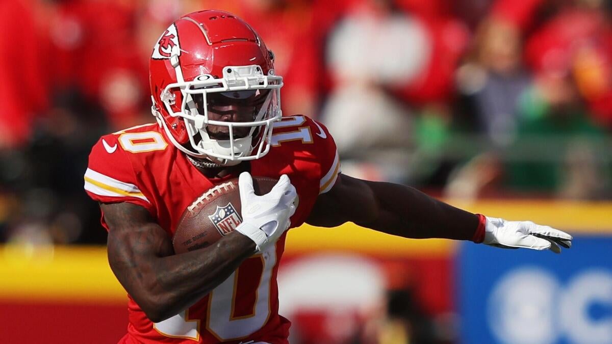 Chiefs very interested in a Tyreek Hill reunion amid injuries at receiver, per report