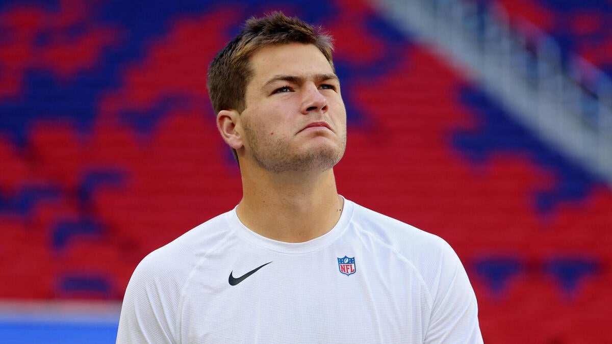 Patriots QB Drake Maye sounds slightly skeptical of the moon landing: 'I'm not 100% sure'