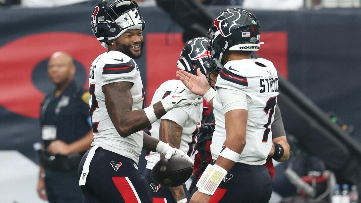 https://sportshub.cbsistatic.com/i/r/2026/10/06/eabe4f2c-f3ec-430c-b0bd-a31902adcc07/thumbnail/1200x675/f9a1046bec4cb50dc59d8063f2cb8f43/nico-collins-cj-stroud-houston-texans-imagn.jpg