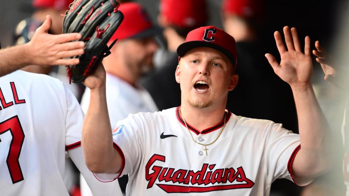 Image for article Use DraftKings promo code to land $200 in bonus bets, free NBA League Pass for GuardiansRays, MLB on Tuesday