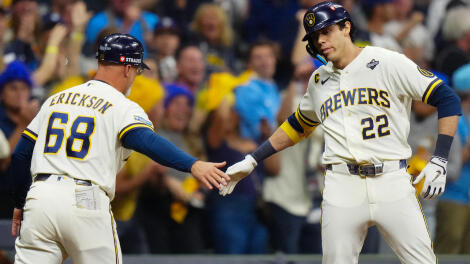 World Series - Tampa Bay Rays v Milwaukee Brewers - Game 1