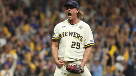 World Series: Tampa Bay Rays v Milwaukee Brewers - Game One
