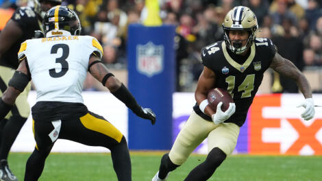 NFL: Pittsburgh Steelers at New Orleans Saints