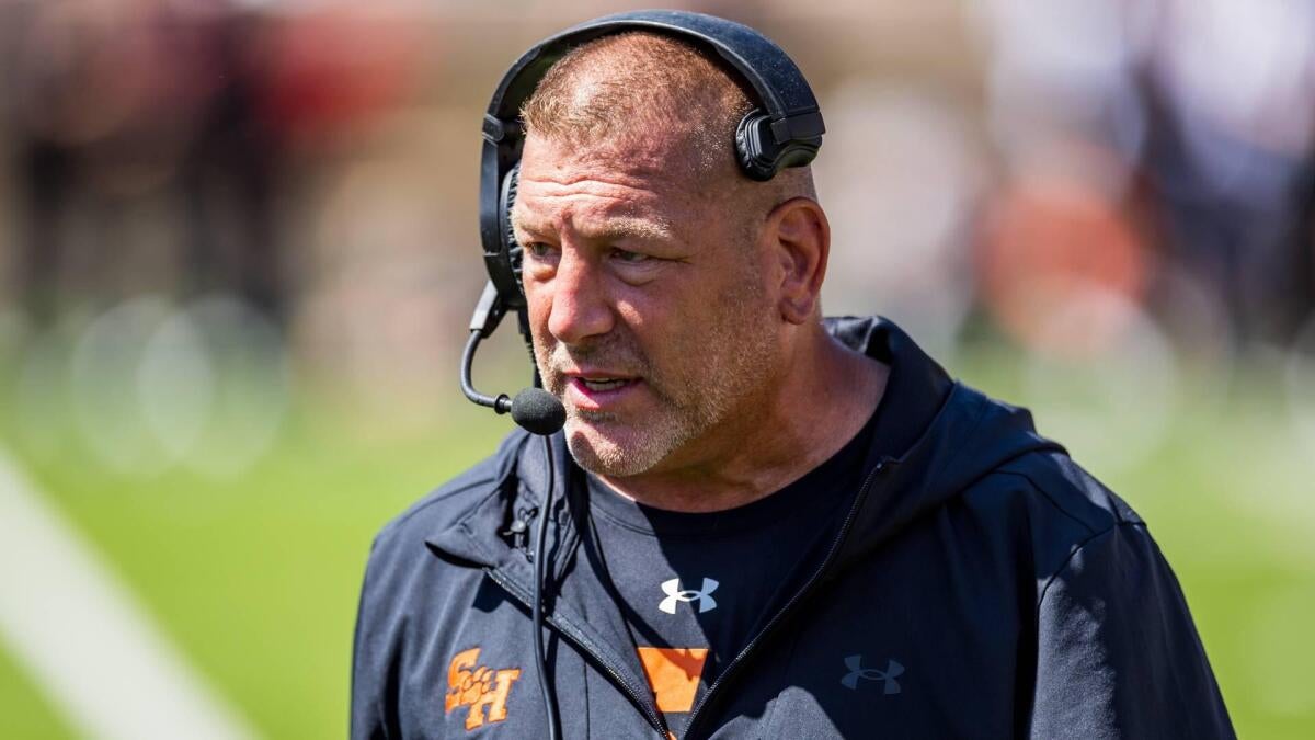 Sam Houston Fires Coach Phil Longo After 3-17 Record