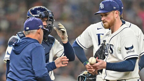 getty-kevin-cash-drew-rasmussen-rays.jpg