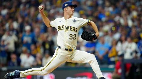 World Series - Tampa Bay Rays v Milwaukee Brewers - Game 1