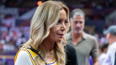 jeaniebuss.png