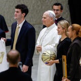 2026-10-31t113554z-1889930836-rc2beoap25vy-rtrmadp-3-basketball-ncaa-pope-1.jpg